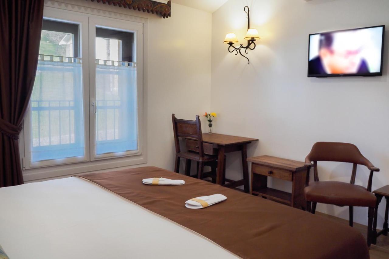 Posada Y Apartamentos Trebuesto De Guriezo Dış mekan fotoğraf