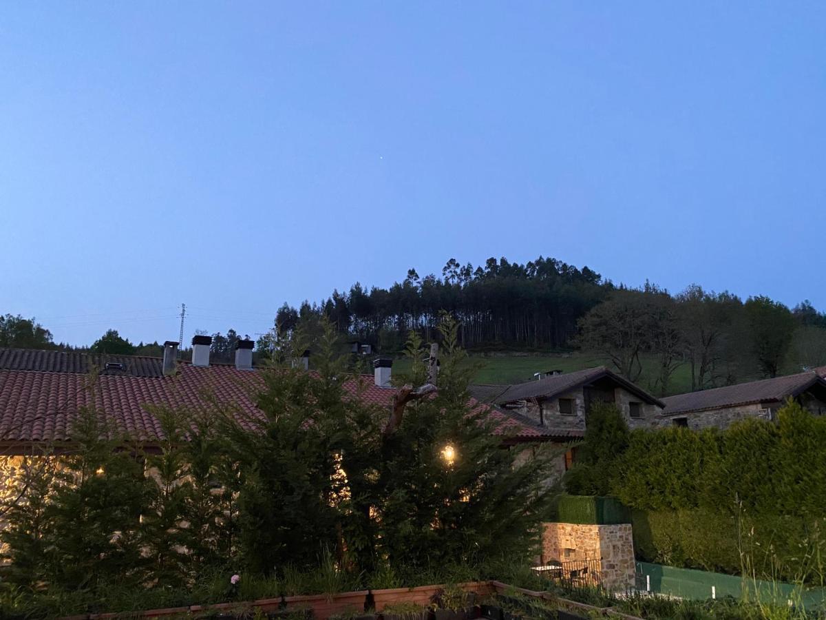 Posada Y Apartamentos Trebuesto De Guriezo Dış mekan fotoğraf