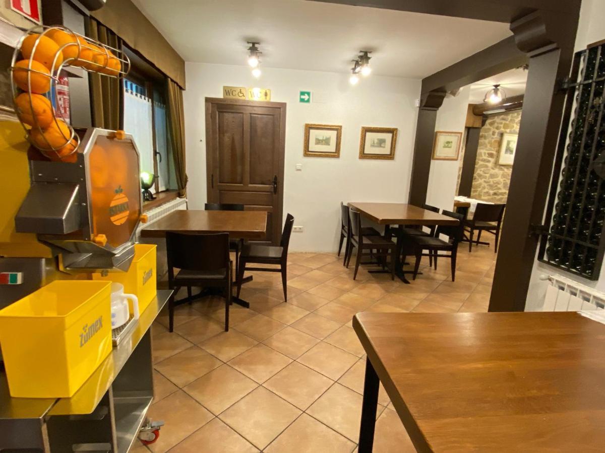 Posada Y Apartamentos Trebuesto De Guriezo Dış mekan fotoğraf